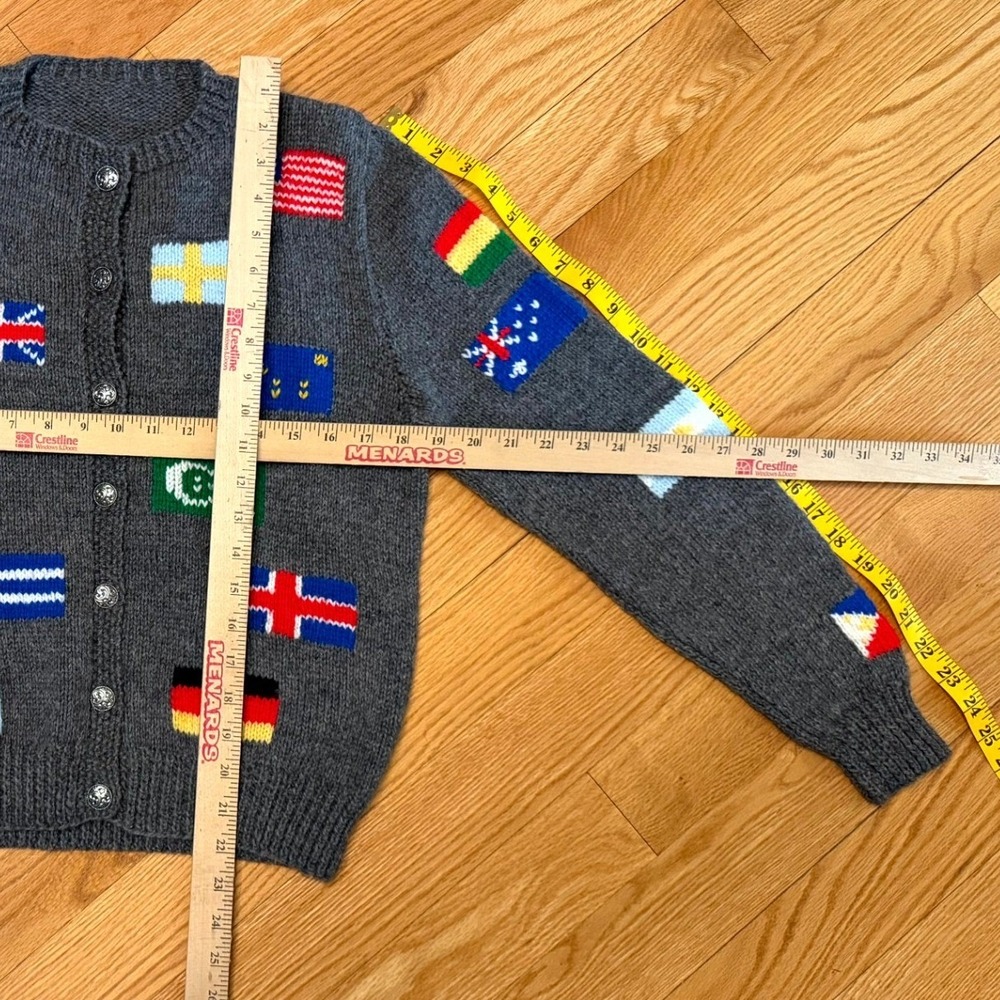 Vintage Handmade Flags of the World Knit Cardigan Gray Wool Sweater - Picture 3 of 4
